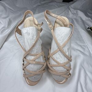 Nude platform heels lightly worn very comfy